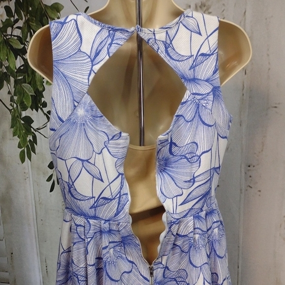 Danny & Nicole Blue Floral Fit Dress - Picture 7 of 9